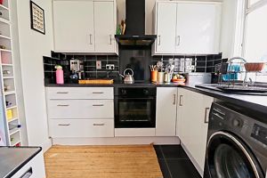 Kitchen- click for photo gallery